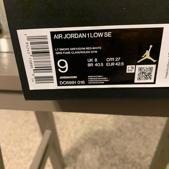 Air Jordan 1 Low SE Light Smoke Grey Gym Red - Picture 7 of 7